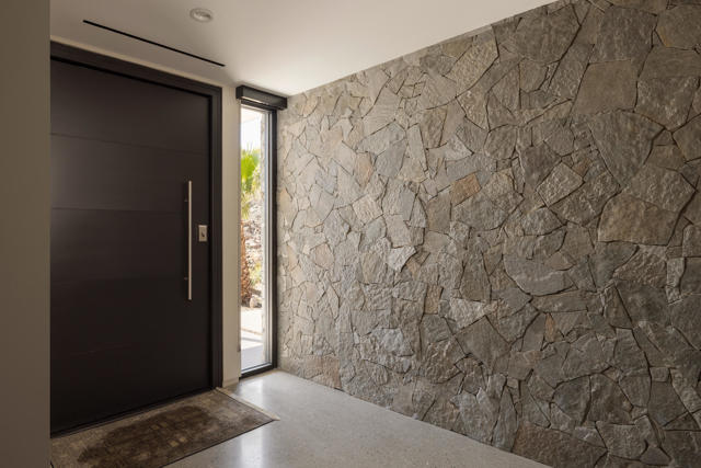 71270 Oasis Trail, Palm Desert CA: https://media.crmls.org/mediaz/c41976fd-8d85-4da4-9d2b-008a276189c9.jpg