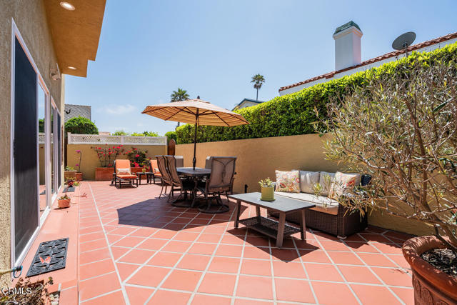 5114 Marlin Way, Oxnard CA: https://media.crmls.org/mediaz/c4199d01-a0a4-4b01-b9b5-ba735ff96d11.jpg