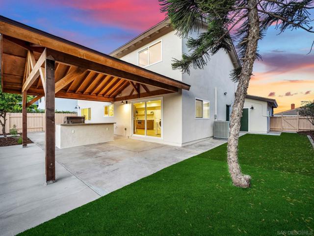 9401 Broadmoor Pl, La Mesa CA: https://media.crmls.org/mediaz/c419b978-b680-4390-810d-07d73313a975.jpg