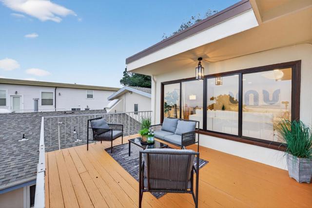 72 Cresta Vista Drive, San Francisco CA: https://media.crmls.org/mediaz/c41a3bc0-cb1d-42c0-8072-435b3640de1a.jpg