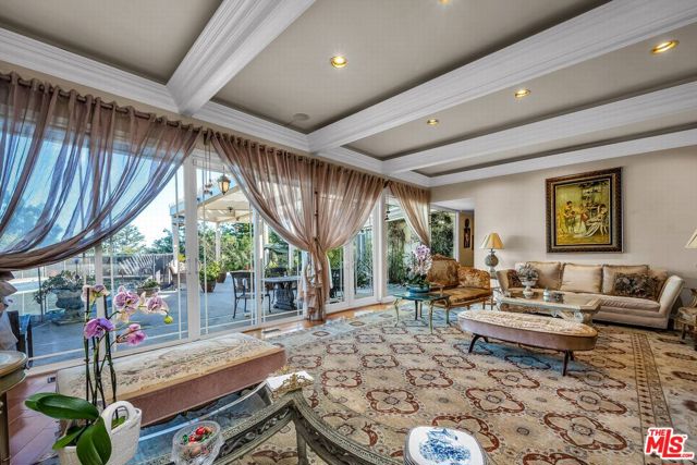 Drew Fenton | 10810 Via Verona Street Los Angeles CA | MLS: 7631190 Drew Fenton | 10810 Via Verona Street Los Angeles CA | MLS: 7631190