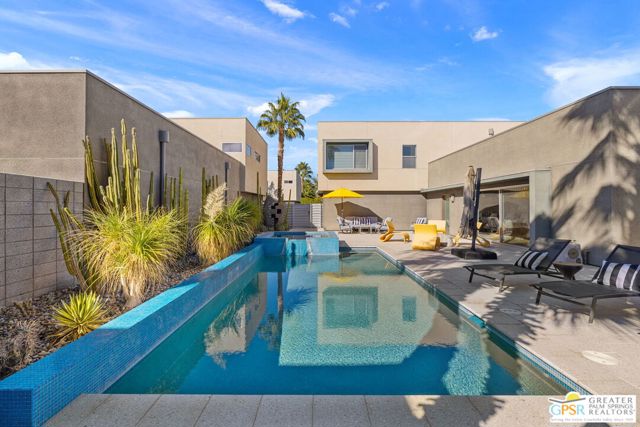 1065 Dane Drive, Palm Springs CA: https://media.crmls.org/mediaz/c41bd9d8-2d45-4444-b4c7-d1847d451b9c.jpg