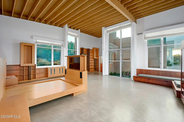 3681 Alomar Drive, Sherman Oaks CA: https://media.crmls.org/mediaz/c41c2dfd-229e-4fb2-8277-5028b74baa23.jpg