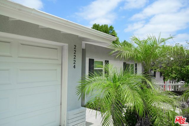 22224 Cass Avenue, Woodland Hills CA: https://media.crmls.org/mediaz/c41c900a-976f-477e-af5f-bafd449a0e7a.jpg