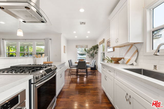 11536 Otsego Street, Valley Village CA: https://media.crmls.org/mediaz/c41ce54a-6a25-4dfc-986c-45719d411a6f.jpg
