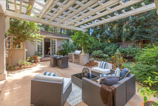 158 Seminary Drive, Menlo Park CA: https://media.crmls.org/mediaz/c41ce9a5-c2dc-43d9-a37a-2a5b9621d4b0.jpg