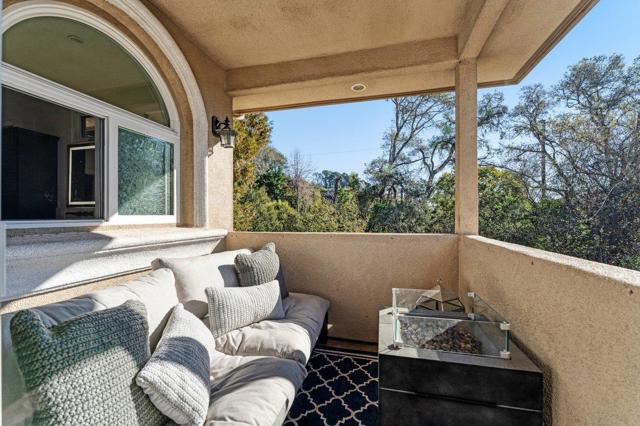 Image 21 of 44 For 130 Calabria St