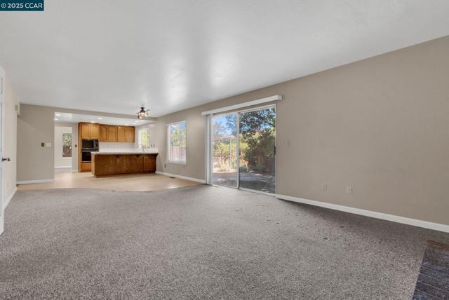 3060 San Miguel Ct, Concord CA: https://media.crmls.org/mediaz/c420656a-f12f-40d4-a15c-038658d17905.jpg