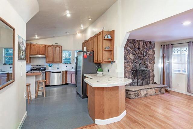 18109 La Verne Drive, Los Gatos CA: https://media.crmls.org/mediaz/c4210d5a-0569-48a9-994e-3c19232338f6.jpg