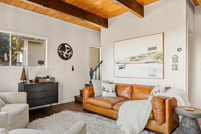 720 Buckingham Sq, Lake Arrowhead CA: https://media.crmls.org/mediaz/c421ae5d-39b1-4529-b488-860022414adf.jpg