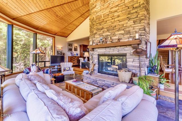 23901 Pacific Heights Drive, Westport CA: https://media.crmls.org/mediaz/c421d51e-e269-4f91-9fc7-f183e134c6d7.jpg