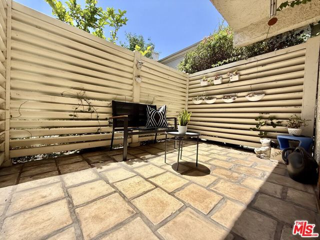 2016 Euclid Street, Santa Monica CA: https://media.crmls.org/mediaz/c42241dd-3034-450d-9519-f9da57d92d66.jpg