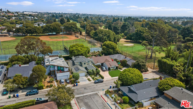 1318 Ozone Avenue, Santa Monica, California 90405, 3 Bedrooms Bedrooms, ,2 BathroomsBathrooms,Single Family Residence,For Sale,Ozone,24430895