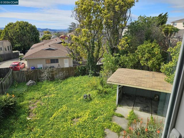 Image 12 of 38 For 627 Kern St  