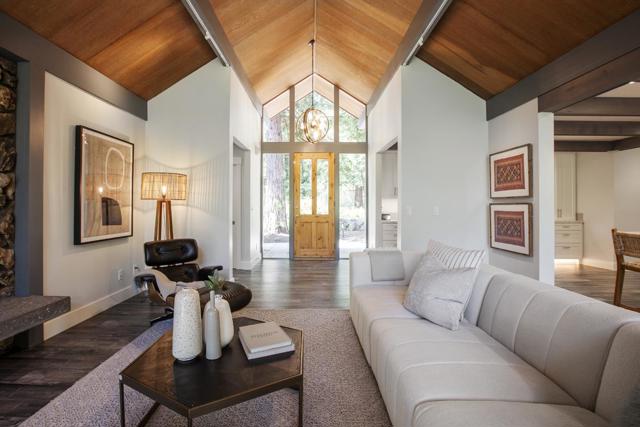 13945 Vista Regina, Saratoga CA: https://media.crmls.org/mediaz/c423f2cd-655b-4cd6-9208-498ceda0bee5.jpg