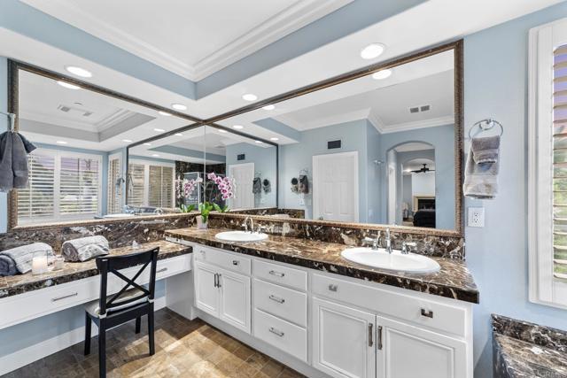 3655 Sage Canyon Drive, Encinitas CA: https://media.crmls.org/mediaz/c4240d36-81a5-45da-addb-abc0767b30e6.jpg