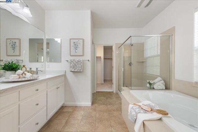 3335 Vittoria Loop, Dublin CA: https://media.crmls.org/mediaz/c4243181-0dfc-4b4c-af69-4b36b2c17f19.jpg