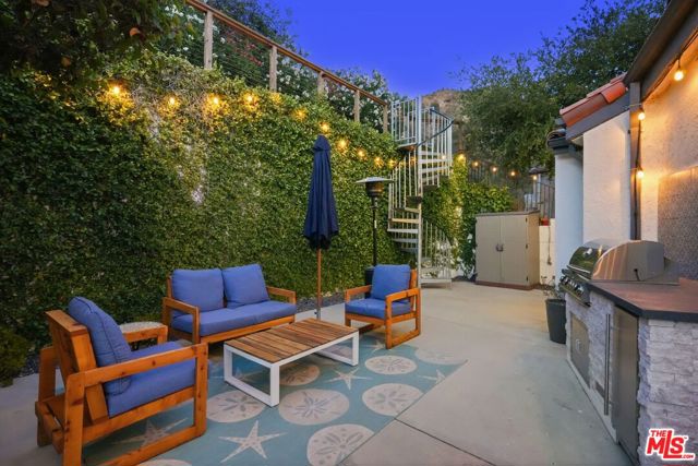 3418 Dorothy Road, Topanga CA: https://media.crmls.org/mediaz/c424b0f6-40da-432f-a0d8-97184671c19e.jpg