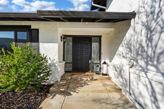 8202 Honeybee Court, Gilroy CA: https://media.crmls.org/mediaz/c4257be3-086d-4ece-8995-199c95675aab.jpg