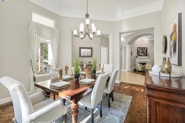 964 Piemonte Dr, Pleasanton CA: https://media.crmls.org/mediaz/c42591ce-fdc5-4f0a-8251-9d70105c54ce.jpg
