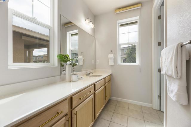 257 E Terra Mia Ave, Mountain House CA: https://media.crmls.org/mediaz/c425ae0c-ee69-4852-8b4c-7300921bfd74.jpg