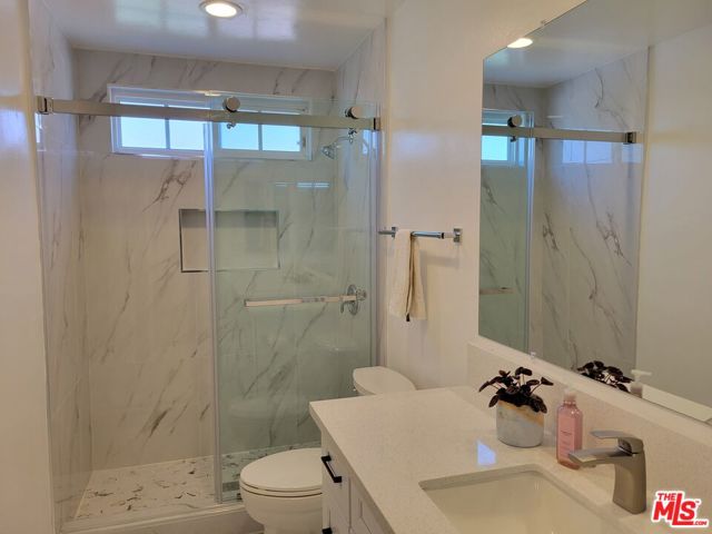16907 Betty Avenue, Cerritos CA: https://media.crmls.org/mediaz/c425bde4-2fab-432f-a389-a0ce39269d1a.jpg