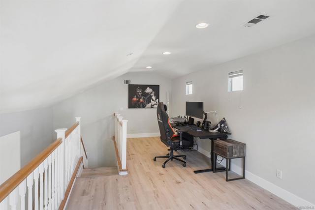 29487 Georgetown Ln, Temecula CA: https://media.crmls.org/mediaz/c4260a63-4541-4284-9caa-f1e71a654831.jpg