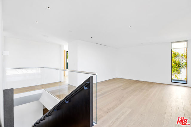 1448 STRADELLA Road, Los Angeles CA: https://media.crmls.org/mediaz/c4261de7-1fe1-4648-b387-abc4d160ce24.jpg