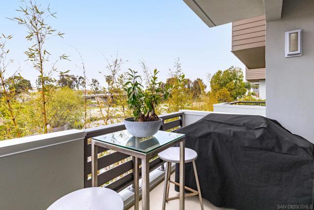 2563 State St, Carlsbad CA: https://media.crmls.org/mediaz/c426a64e-4b7c-4fe4-bf4f-a101c5724f15.jpg
