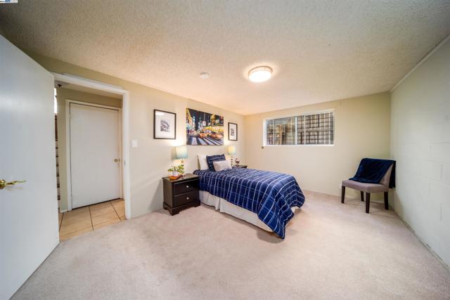 Image 41 of 52 For 4636 Serra Ave