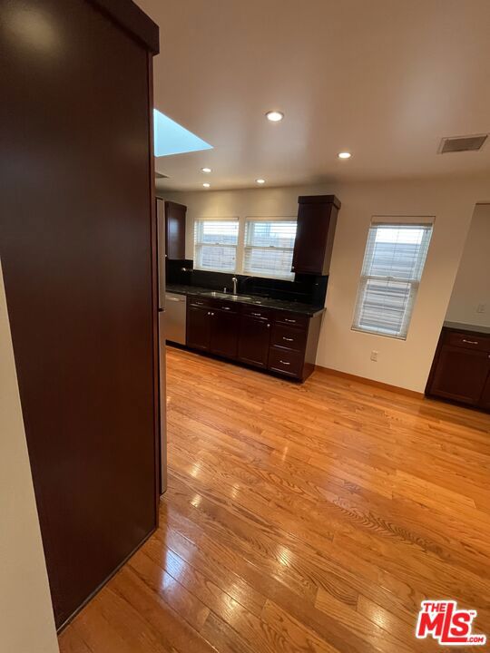 926 California Avenue, Venice CA: https://media.crmls.org/mediaz/c426cf9c-8be2-4f8c-927a-674fc8c1db5c.jpg