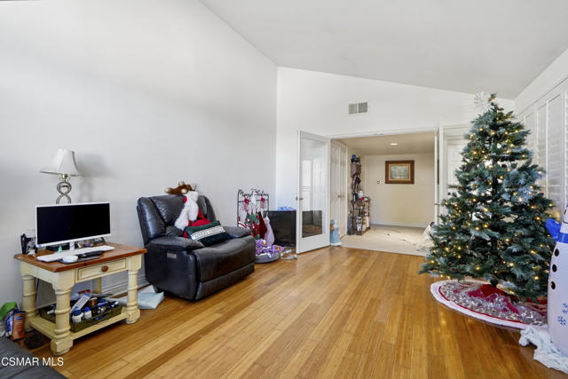 29148 Hillrise Drive, Agoura Hills CA: https://media.crmls.org/mediaz/c426e17c-85f7-4478-bc96-fb574ce958c0.jpg