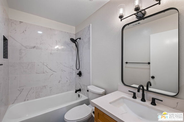 29136 Stonegate Lane, Highland CA: https://media.crmls.org/mediaz/c4280e48-9ea1-46e6-a7af-649675bf11b8.jpg