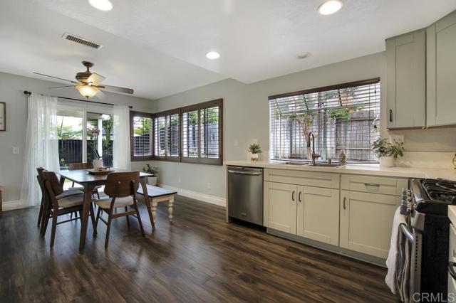 1216 Woodview Drive, Oceanside CA: https://media.crmls.org/mediaz/c4284287-9a86-4475-8275-41682b03fc13.jpg