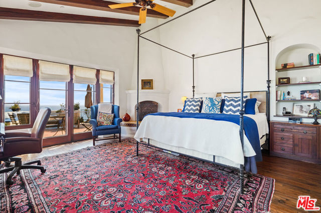 22800 Beckledge Terrace, Malibu CA: https://media.crmls.org/mediaz/c42872bc-e1f3-428a-9fe6-8548342066ab.jpg