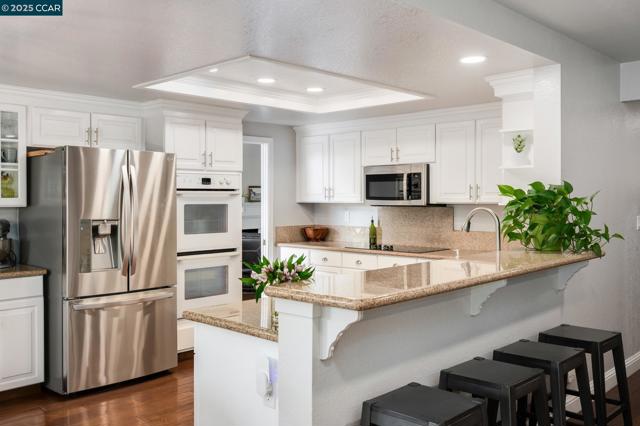 2060 Canyon Crest Ave, San Ramon CA: https://media.crmls.org/mediaz/c42900e1-ff12-4d71-b06c-ced7e5abbbed.jpg
