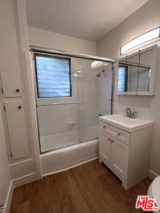 11680 W OHIO Avenue, Los Angeles CA: https://media.crmls.org/mediaz/c42b7ada-2284-446e-9a42-9d2c73657e38.jpg