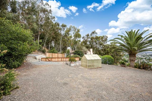 1148 Emerald Heights Rd, El Cajon CA: https://media.crmls.org/mediaz/c42bbc75-bbd9-4164-8299-6daf562bc3cf.jpg