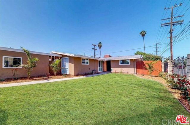6763 Lurline Avenue, Winnetka CA: https://media.crmls.org/mediaz/c42c690d-dce8-4213-9b96-798494e706cb.jpg