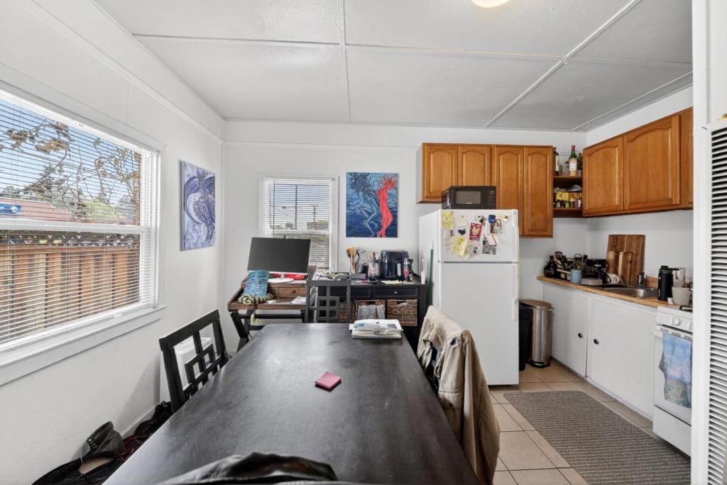 https://media.crmls.org/mediaz/c42cf597-0b93-4f72-b4bf-f2977762035f.jpg?preset=X-Large
