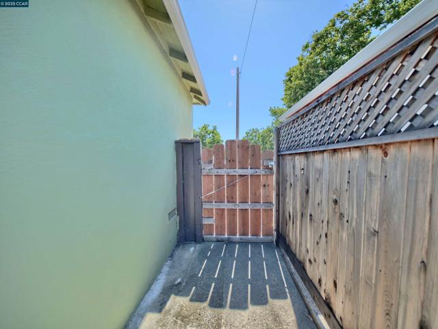848 Linda Vista Street, San Jose CA: https://media.crmls.org/mediaz/c42cfde0-3c61-4b0e-9f11-6852949fdbe4.jpg