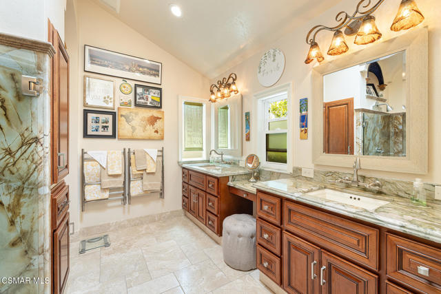 178 Sailwind Court, Simi Valley CA: https://media.crmls.org/mediaz/c42d0a6d-d3fa-4db6-90b6-bfb97e4b6d81.jpg
