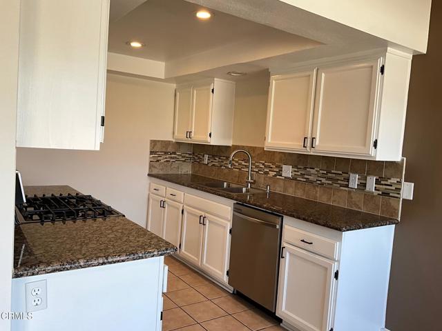 Detail Gallery Image 10 of 19 For 181 Courtyard Dr, Port Hueneme,  CA 93041 - 3 Beds | 2 Baths
