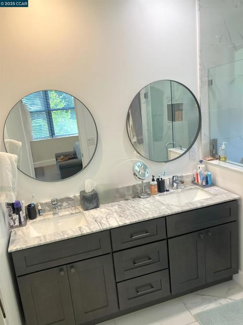 6 Linda Vista, Orinda CA: https://media.crmls.org/mediaz/c42e6149-ee47-49d7-953a-37d531ba746f.jpg