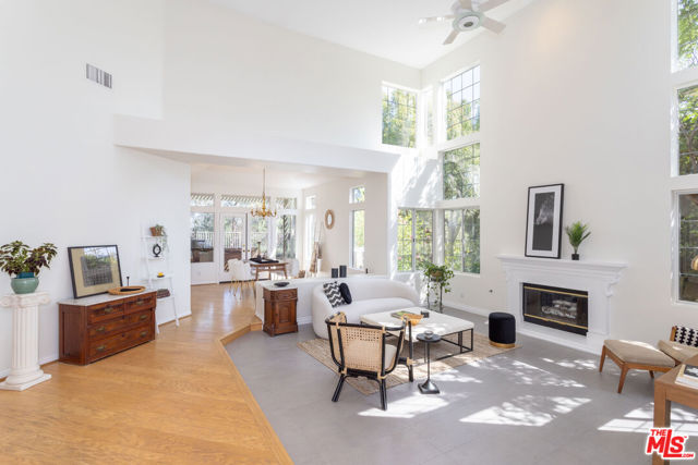 27350 Landon Place, Valencia CA: https://media.crmls.org/mediaz/c42e7e72-d4ca-4c04-a242-6201b77182db.jpg