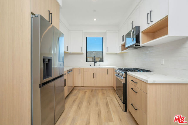 111 N Orlando Avenue, Los Angeles CA: https://media.crmls.org/mediaz/c42e9bc5-e3a6-4688-8380-cf2894d87967.jpg