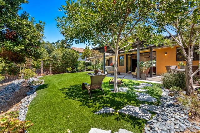 1180 Devonshire Dr, Encinitas CA: https://media.crmls.org/mediaz/c42fa7ac-40eb-49c5-939d-da4e32b3f240.jpg