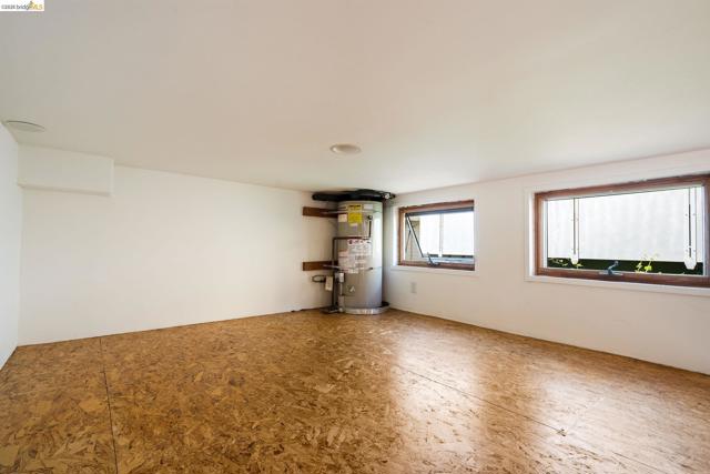 Image 21 of 32 For 2484 Martin Luther King Jr Way