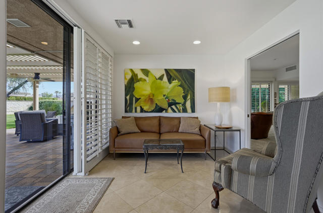 27 Cornell Drive, Rancho Mirage CA: https://media.crmls.org/mediaz/c43061b1-e793-46c7-94a6-74546c2834f7.jpg