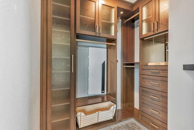 111 Llano De Los Robles Avenue, San Jose CA: https://media.crmls.org/mediaz/c4306c11-3b59-4641-8bfe-117087ca14ce.jpg